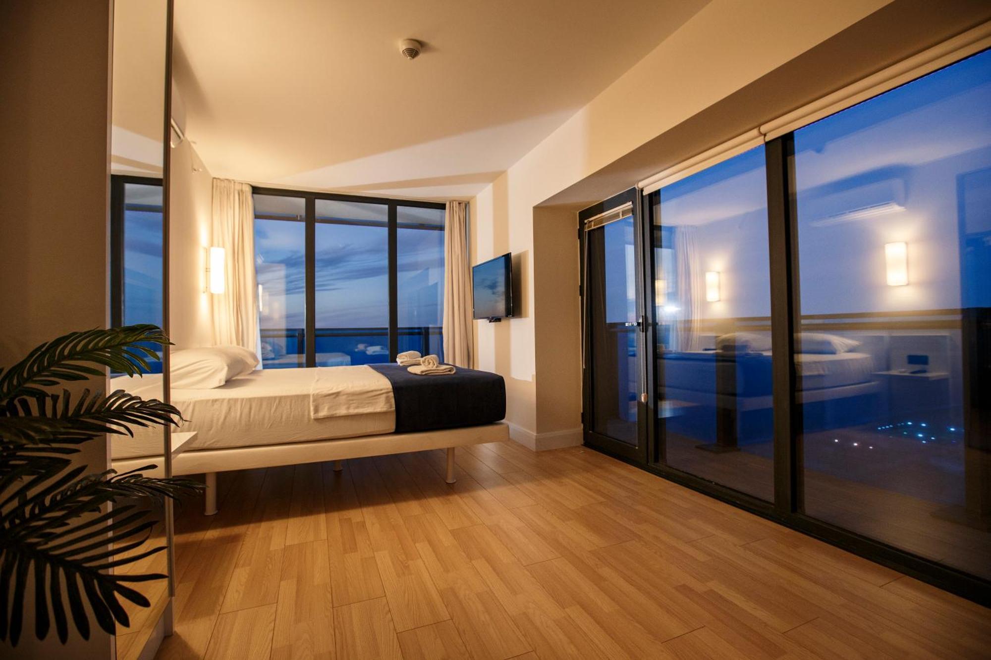 Panorama Batumi Beach Resort Экстерьер фото