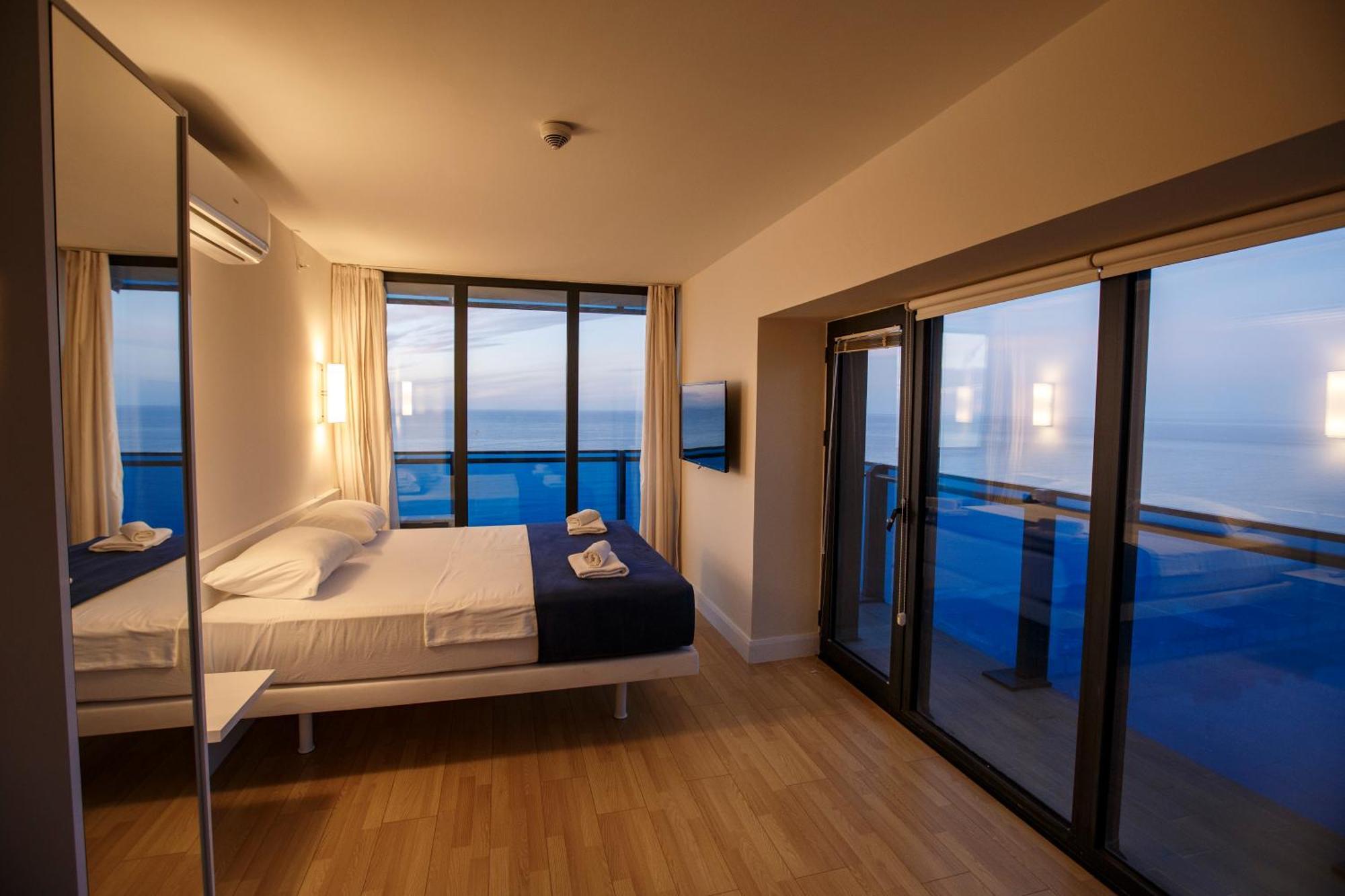 Panorama Batumi Beach Resort Экстерьер фото